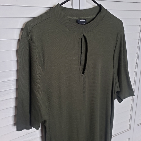 Torrid Keyhole Neck Ribbed Knit Tunic Top PLUS 3X - Picture 6 of 14